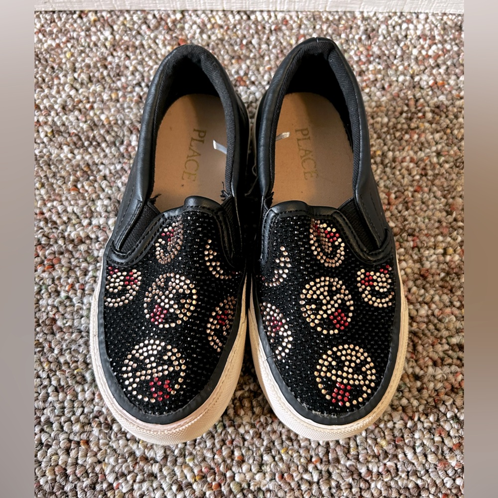 Children's Place Smiley Face design slip on black/Yellow Size 11c